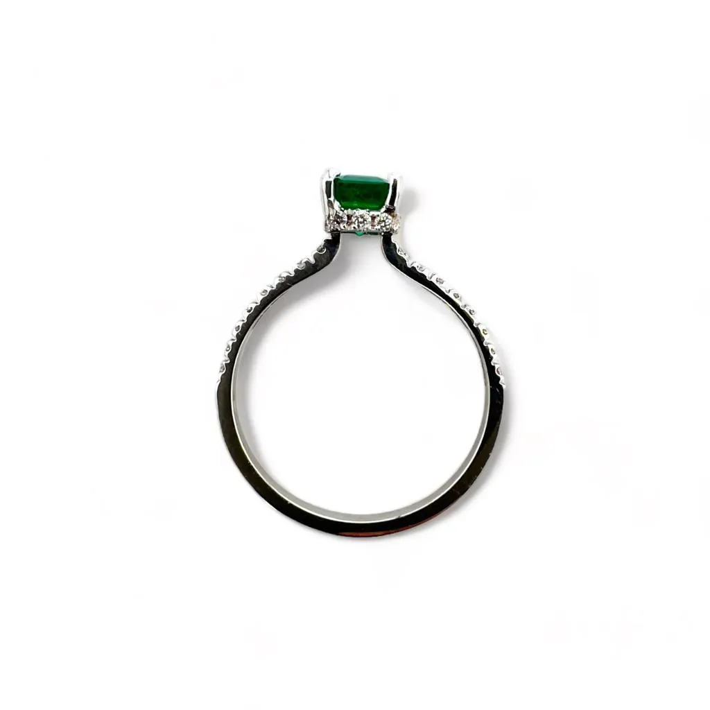 Anello smeraldo oro bianco e diamanti GEMME art. A952
