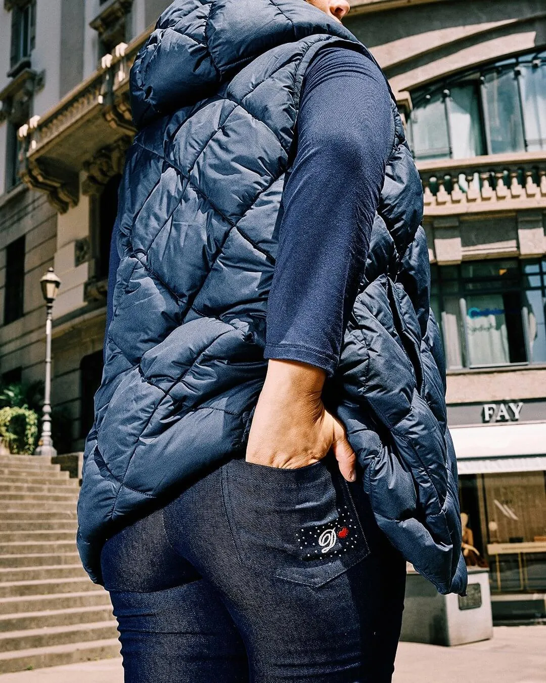 Gilet trapuntato in nylon tinta unita con cappuccio BLU